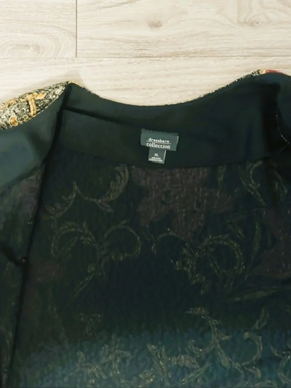 Dressbarn Collection Ladies Eve Open Jacket XL Black Red and Gold Floral Read